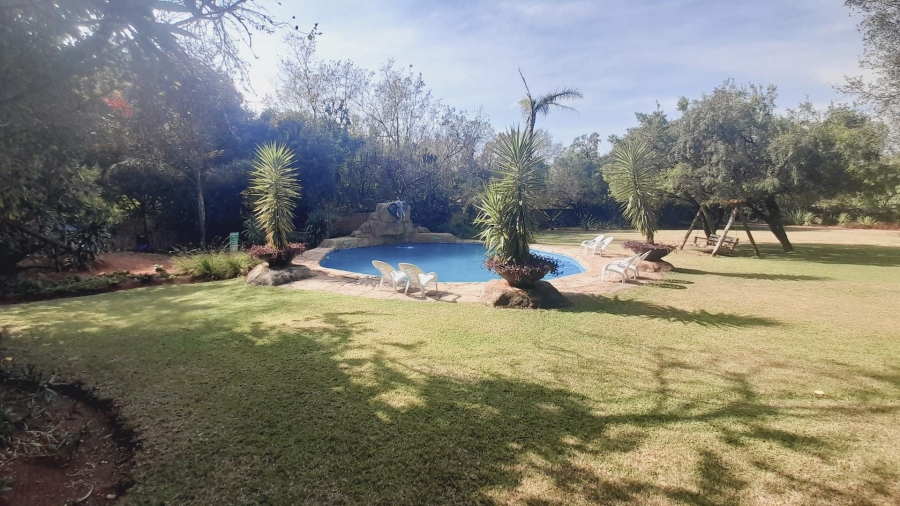 Commercial Property for Sale in Hartbeespoort Rural North West